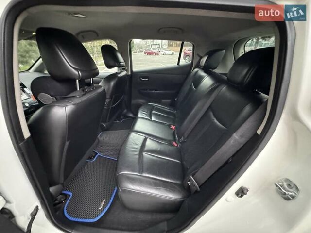 Белый Ниссан Лиф, объемом двигателя 0 л и пробегом 195 тыс. км за 6999 $, фото 16 на Automoto.ua