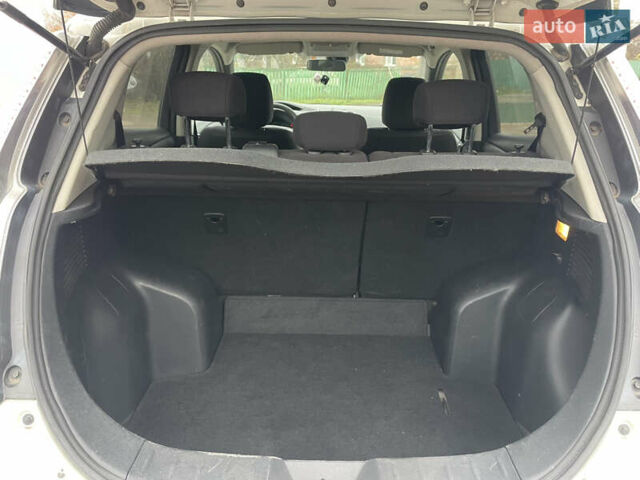 Белый Ниссан Лиф, объемом двигателя 0 л и пробегом 104 тыс. км за 6800 $, фото 10 на Automoto.ua