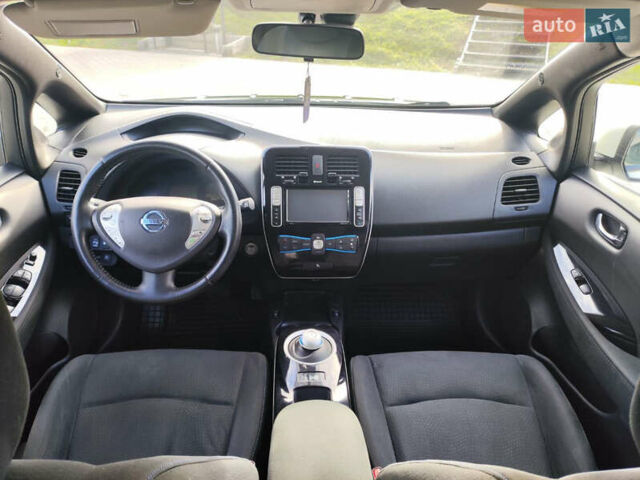 Белый Ниссан Лиф, объемом двигателя 0 л и пробегом 165 тыс. км за 7300 $, фото 33 на Automoto.ua