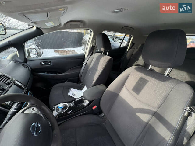 Белый Ниссан Лиф, объемом двигателя 0 л и пробегом 154 тыс. км за 6500 $, фото 16 на Automoto.ua