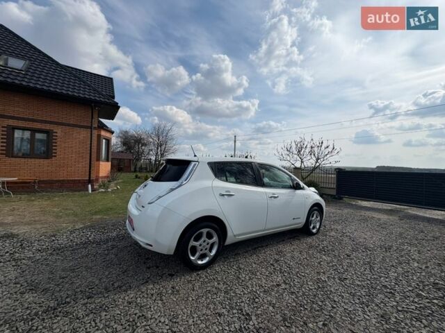 Белый Ниссан Лиф, объемом двигателя 0 л и пробегом 154 тыс. км за 6400 $, фото 17 на Automoto.ua