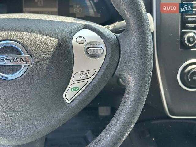 Білий Ніссан Ліф, об'ємом двигуна 0 л та пробігом 114 тис. км за 6690 $, фото 19 на Automoto.ua