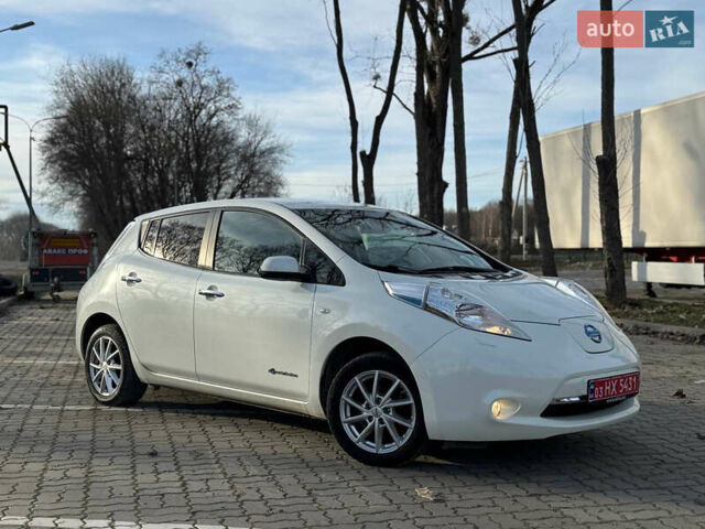 Белый Ниссан Лиф, объемом двигателя 0 л и пробегом 91 тыс. км за 6999 $, фото 27 на Automoto.ua