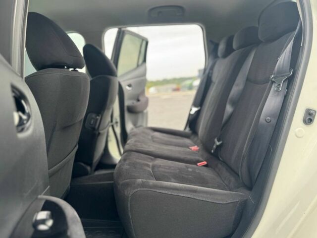Білий Ніссан Ліф, об'ємом двигуна 0 л та пробігом 125 тис. км за 7400 $, фото 7 на Automoto.ua