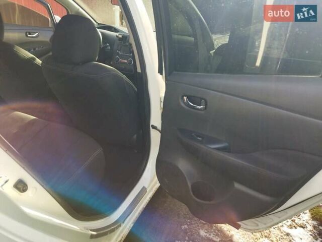 Белый Ниссан Лиф, объемом двигателя 0 л и пробегом 98 тыс. км за 11999 $, фото 17 на Automoto.ua