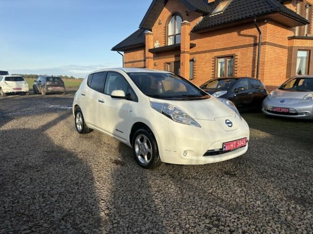 Белый Ниссан Лиф, объемом двигателя 0 л и пробегом 154 тыс. км за 6500 $, фото 1 на Automoto.ua