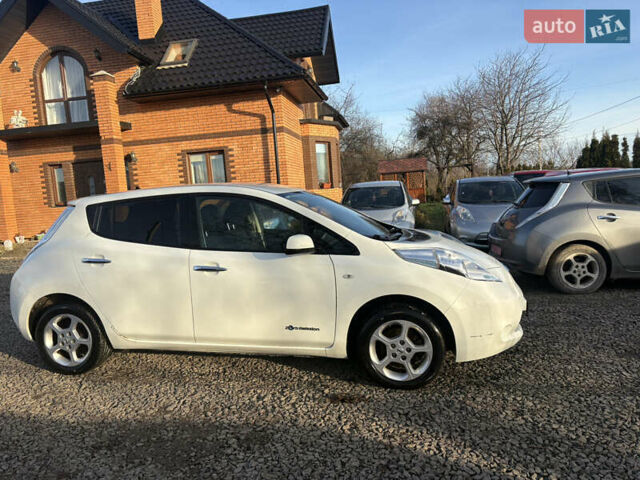 Білий Ніссан Ліф, об'ємом двигуна 0 л та пробігом 154 тис. км за 6500 $, фото 2 на Automoto.ua