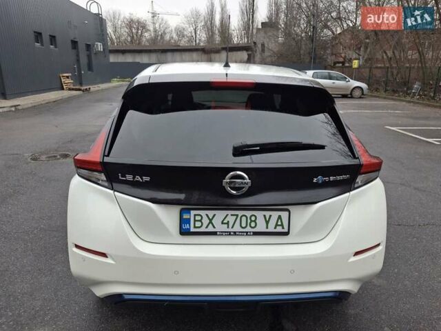 Белый Ниссан Лиф, объемом двигателя 0 л и пробегом 142 тыс. км за 12500 $, фото 17 на Automoto.ua