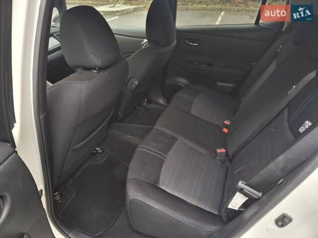 Белый Ниссан Лиф, объемом двигателя 0 л и пробегом 142 тыс. км за 12500 $, фото 21 на Automoto.ua