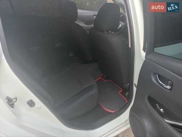 Белый Ниссан Лиф, объемом двигателя 0 л и пробегом 170 тыс. км за 5999 $, фото 1 на Automoto.ua