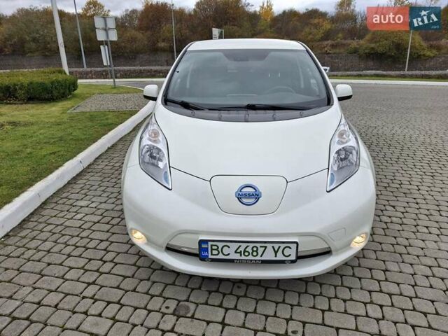 Белый Ниссан Лиф, объемом двигателя 0 л и пробегом 19 тыс. км за 8200 $, фото 4 на Automoto.ua