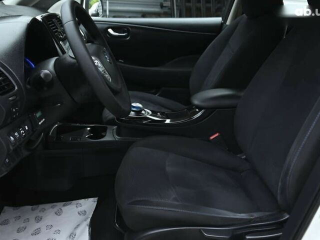 Белый Ниссан Лиф, объемом двигателя 0 л и пробегом 177 тыс. км за 6700 $, фото 13 на Automoto.ua