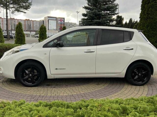 Білий Ніссан Ліф, об'ємом двигуна 0 л та пробігом 107 тис. км за 7700 $, фото 3 на Automoto.ua