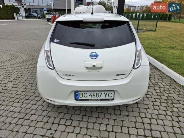 Белый Ниссан Лиф, объемом двигателя 0 л и пробегом 19 тыс. км за 8200 $, фото 2 на Automoto.ua