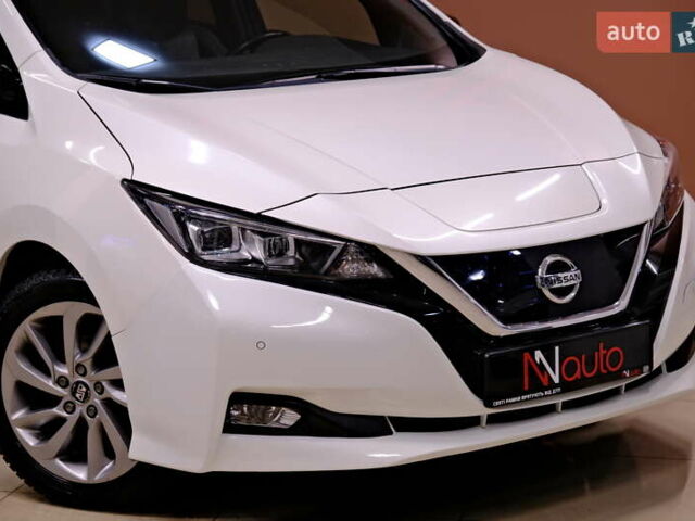 Белый Ниссан Лиф, объемом двигателя 0 л и пробегом 121 тыс. км за 14900 $, фото 6 на Automoto.ua