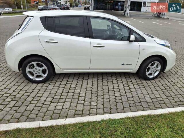 Белый Ниссан Лиф, объемом двигателя 0 л и пробегом 19 тыс. км за 8200 $, фото 3 на Automoto.ua