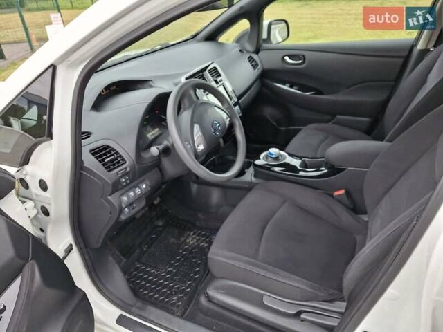 Белый Ниссан Лиф, объемом двигателя 0 л и пробегом 19 тыс. км за 8200 $, фото 14 на Automoto.ua