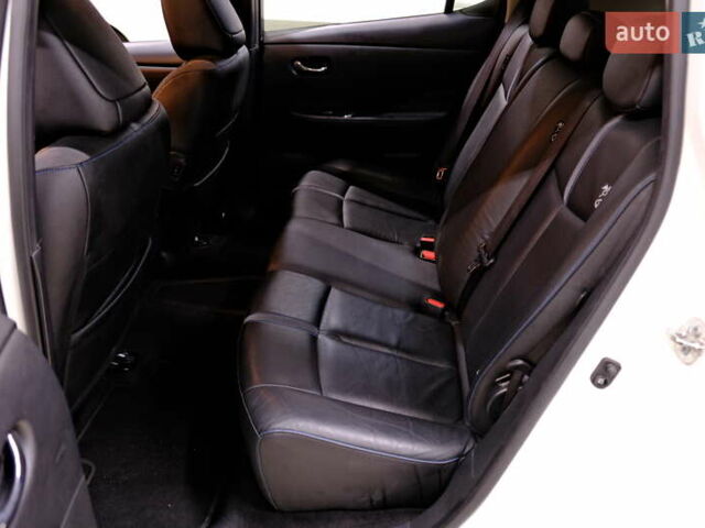 Белый Ниссан Лиф, объемом двигателя 0 л и пробегом 121 тыс. км за 14900 $, фото 37 на Automoto.ua