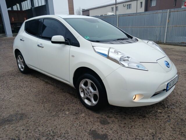 Білий Ніссан Ліф, об'ємом двигуна 0 л та пробігом 243 тис. км за 4999 $, фото 2 на Automoto.ua