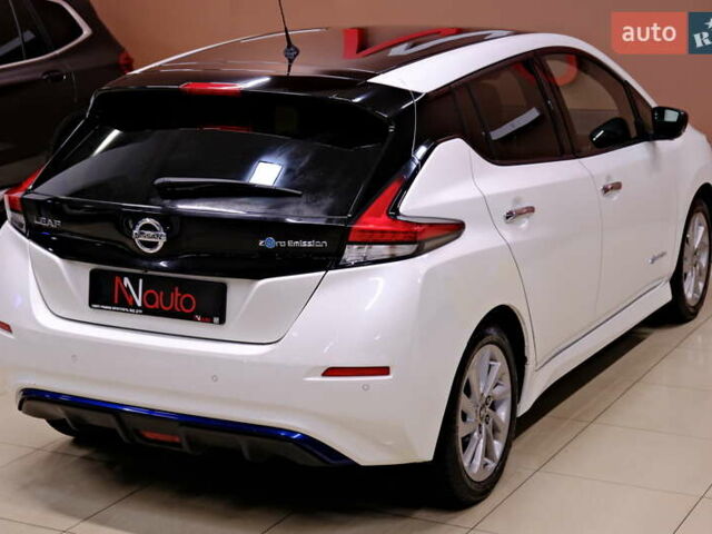 Белый Ниссан Лиф, объемом двигателя 0 л и пробегом 121 тыс. км за 14900 $, фото 13 на Automoto.ua