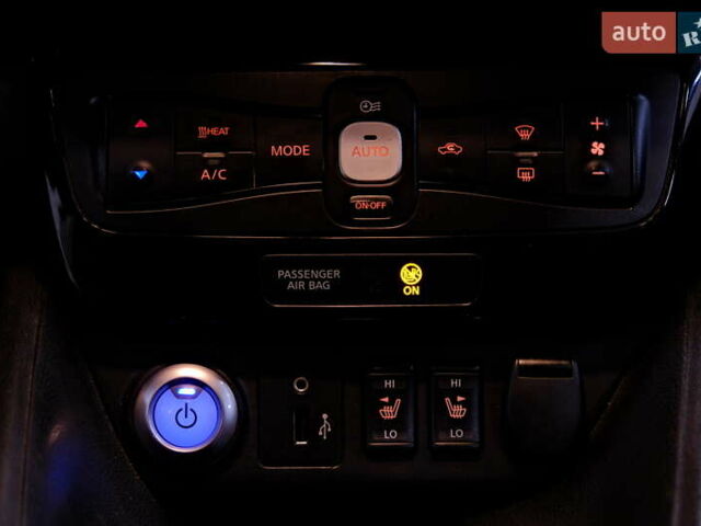 Белый Ниссан Лиф, объемом двигателя 0 л и пробегом 121 тыс. км за 14900 $, фото 23 на Automoto.ua