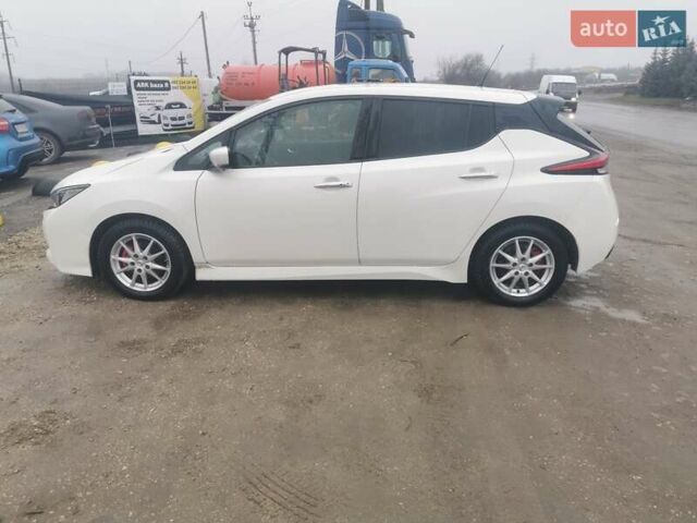 Белый Ниссан Лиф, объемом двигателя 0 л и пробегом 138 тыс. км за 11600 $, фото 1 на Automoto.ua