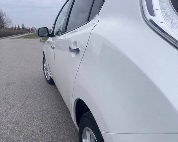 Белый Ниссан Лиф, объемом двигателя 0 л и пробегом 138 тыс. км за 7900 $, фото 7 на Automoto.ua