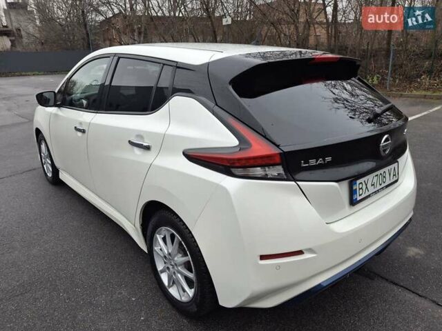 Белый Ниссан Лиф, объемом двигателя 0 л и пробегом 142 тыс. км за 12500 $, фото 15 на Automoto.ua