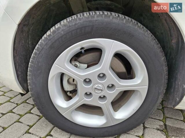 Белый Ниссан Лиф, объемом двигателя 0 л и пробегом 19 тыс. км за 8200 $, фото 16 на Automoto.ua