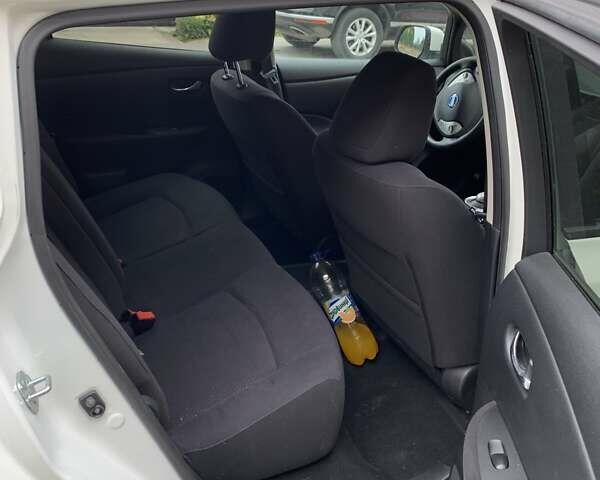 Белый Ниссан Лиф, объемом двигателя 0 л и пробегом 56 тыс. км за 7400 $, фото 7 на Automoto.ua