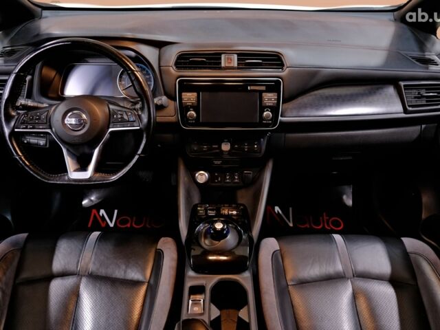 Белый Ниссан Лиф, объемом двигателя 0 л и пробегом 121 тыс. км за 14900 $, фото 6 на Automoto.ua