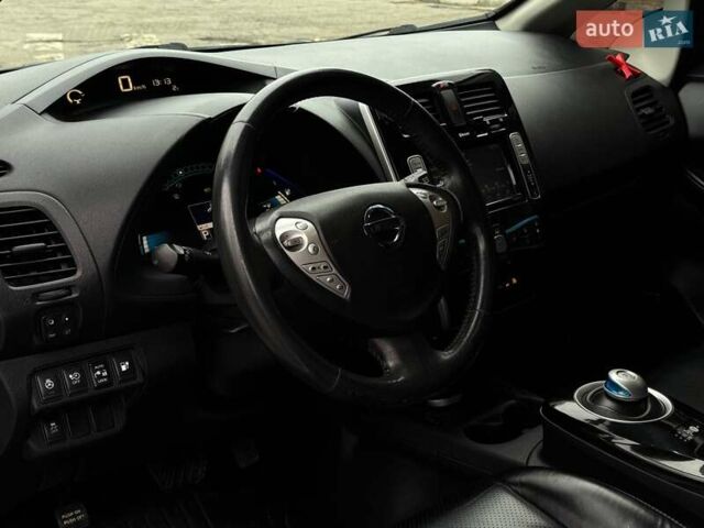 Белый Ниссан Лиф, объемом двигателя 0 л и пробегом 138 тыс. км за 6799 $, фото 10 на Automoto.ua