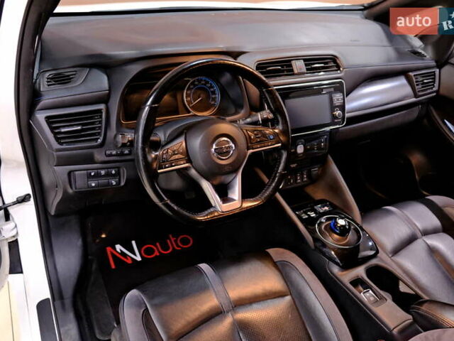 Белый Ниссан Лиф, объемом двигателя 0 л и пробегом 121 тыс. км за 14900 $, фото 34 на Automoto.ua