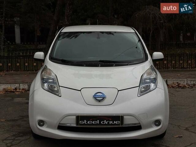 Белый Ниссан Лиф, объемом двигателя 0 л и пробегом 138 тыс. км за 6799 $, фото 1 на Automoto.ua