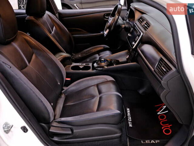 Белый Ниссан Лиф, объемом двигателя 0 л и пробегом 121 тыс. км за 14900 $, фото 45 на Automoto.ua