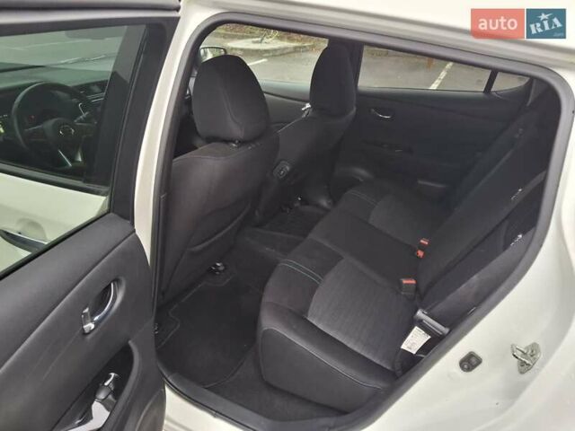 Белый Ниссан Лиф, объемом двигателя 0 л и пробегом 142 тыс. км за 12500 $, фото 20 на Automoto.ua