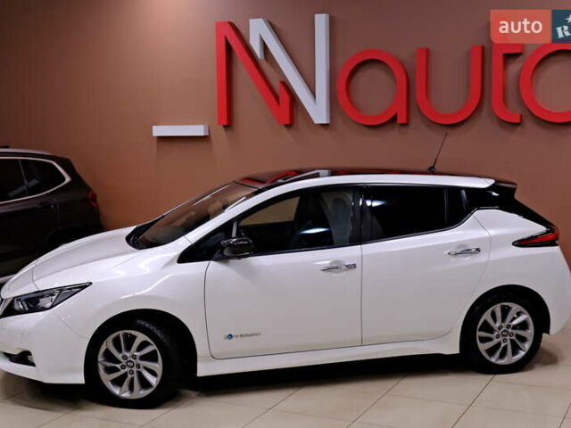 Белый Ниссан Лиф, объемом двигателя 0 л и пробегом 121 тыс. км за 14900 $, фото 11 на Automoto.ua