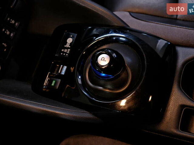 Белый Ниссан Лиф, объемом двигателя 0 л и пробегом 121 тыс. км за 14900 $, фото 22 на Automoto.ua