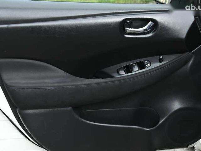 Белый Ниссан Лиф, объемом двигателя 0 л и пробегом 177 тыс. км за 6700 $, фото 10 на Automoto.ua