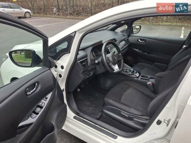 Белый Ниссан Лиф, объемом двигателя 0 л и пробегом 142 тыс. км за 12500 $, фото 23 на Automoto.ua