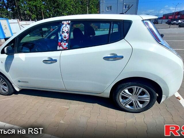 Білий Ніссан Ліф, об'ємом двигуна 80 л та пробігом 105 тис. км за 9350 $, фото 1 на Automoto.ua