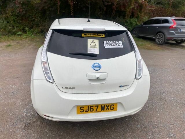 Белый Ниссан Лиф, объемом двигателя 0 л и пробегом 88 тыс. км за 4000 $, фото 6 на Automoto.ua