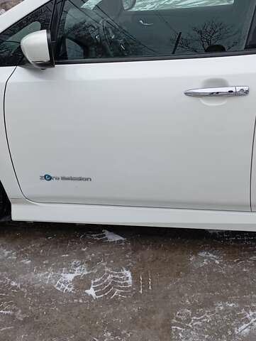 Белый Ниссан Лиф, объемом двигателя 0 л и пробегом 43 тыс. км за 16700 $, фото 4 на Automoto.ua