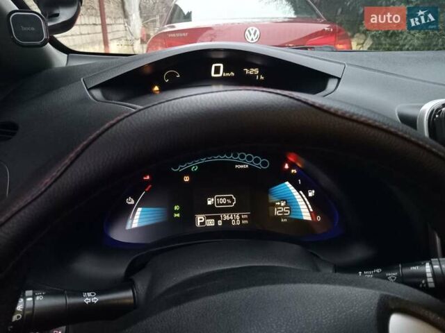 Білий Ніссан Ліф, об'ємом двигуна 0 л та пробігом 136 тис. км за 6500 $, фото 2 на Automoto.ua