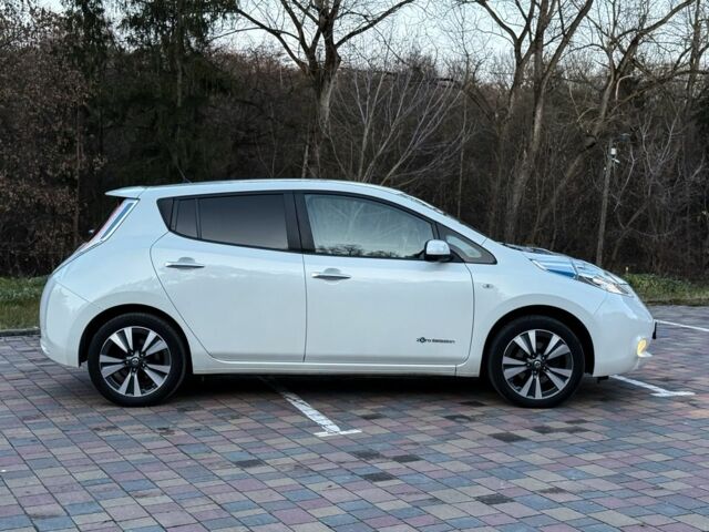 Белый Ниссан Лиф, объемом двигателя 0 л и пробегом 115 тыс. км за 7800 $, фото 5 на Automoto.ua