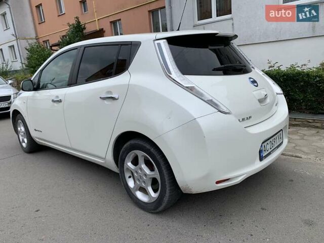 Белый Ниссан Лиф, объемом двигателя 0 л и пробегом 56 тыс. км за 7400 $, фото 3 на Automoto.ua