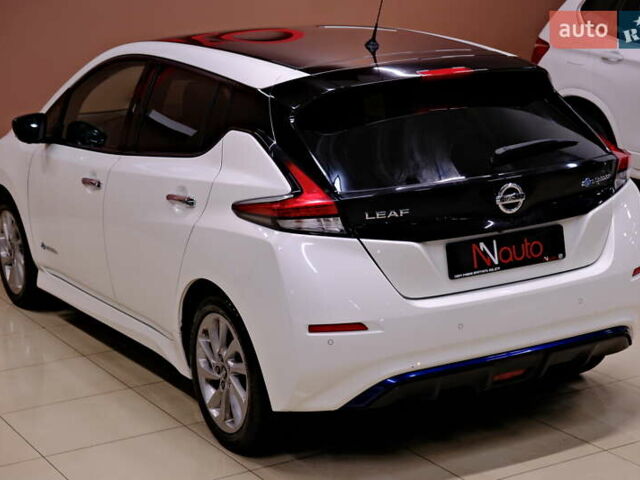 Белый Ниссан Лиф, объемом двигателя 0 л и пробегом 121 тыс. км за 14900 $, фото 14 на Automoto.ua