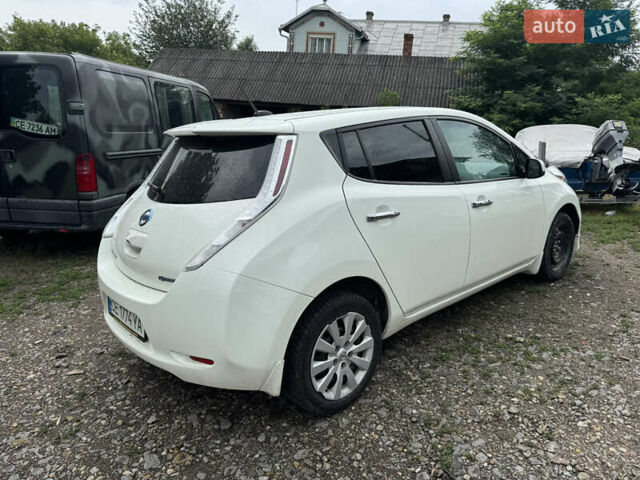 Білий Ніссан Ліф, об'ємом двигуна 0 л та пробігом 125 тис. км за 7500 $, фото 3 на Automoto.ua