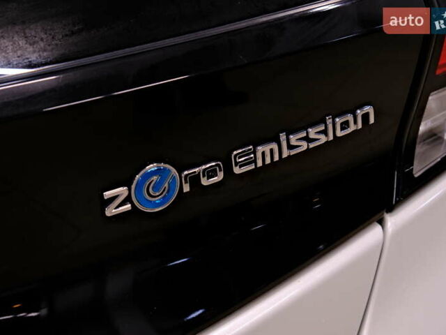 Белый Ниссан Лиф, объемом двигателя 0 л и пробегом 121 тыс. км за 14900 $, фото 15 на Automoto.ua