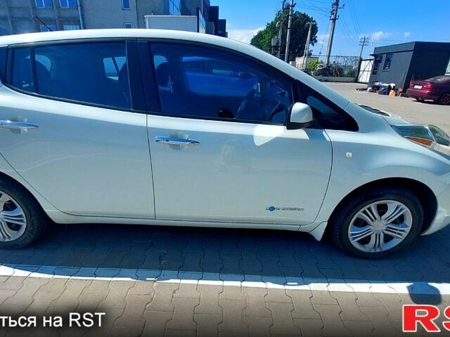 Білий Ніссан Ліф, об'ємом двигуна 80 л та пробігом 105 тис. км за 9350 $, фото 4 на Automoto.ua